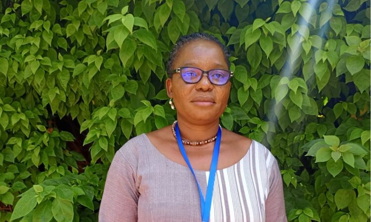 Dr Awa Tiendrebéogo Sawadogo 2e jumelle, maître de conférence en sociolinguistique-ethnolinguistiquelinguistique