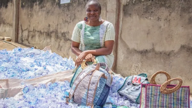 Zoom sur GAFREH : un collectif de Femmes qui transforment les sachets plastiques en trésors écologiques”