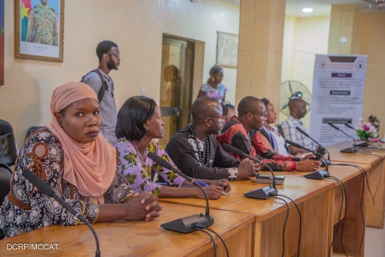 Les participants à la conférence de presse